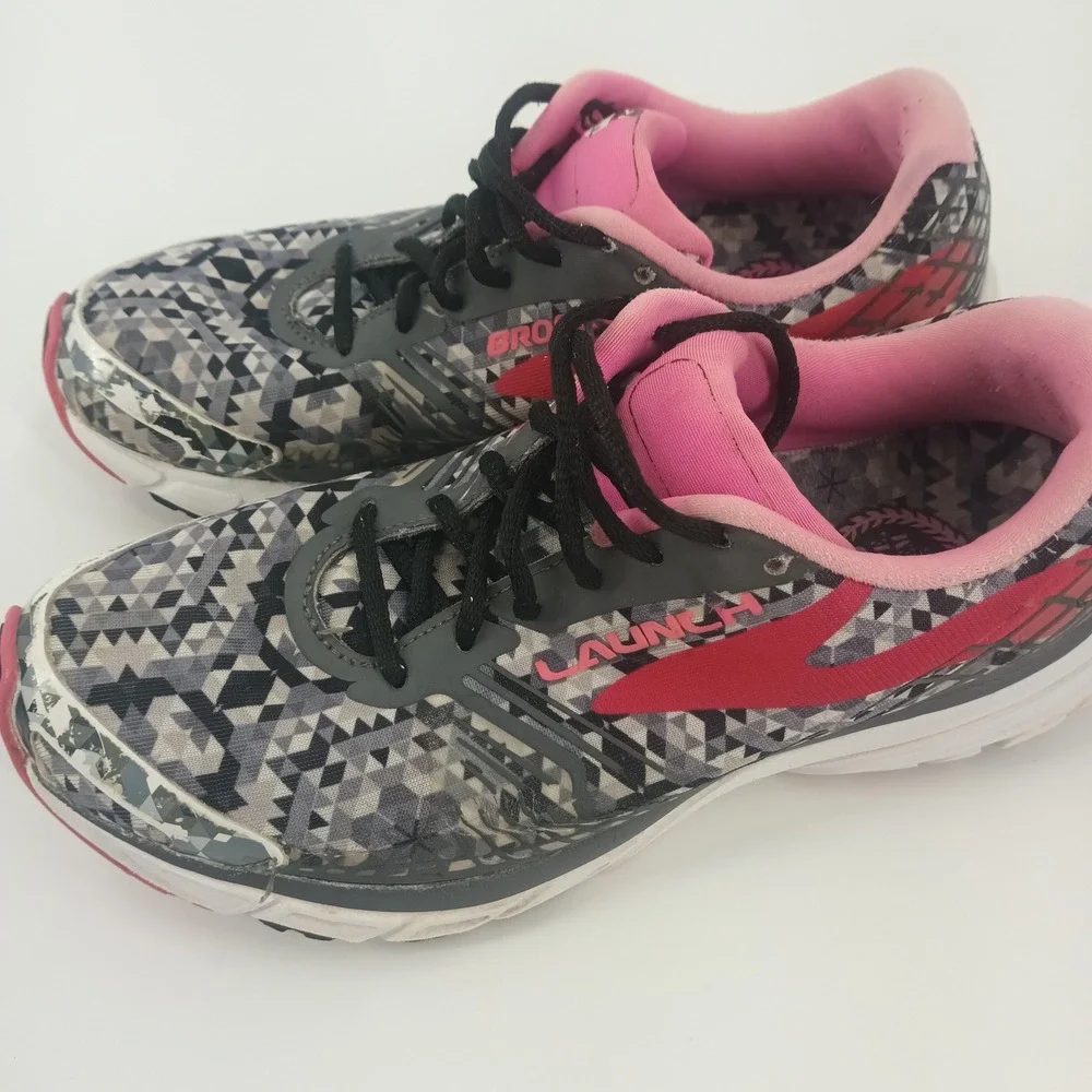 Brooks Launch 3 Womens Running Shoes Pink Grey Geometric Mosaic DNA Sneakers